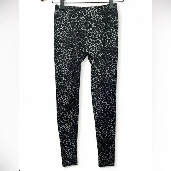 5/20$ Leopard Print  Leggings size small - Picture 1 of 4